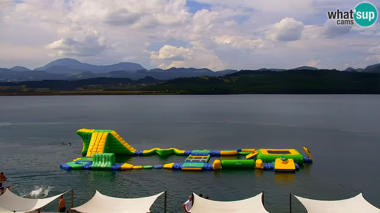 Spletna kamera Velenjsko jezero – Pogled v živo z Velenjske plaže