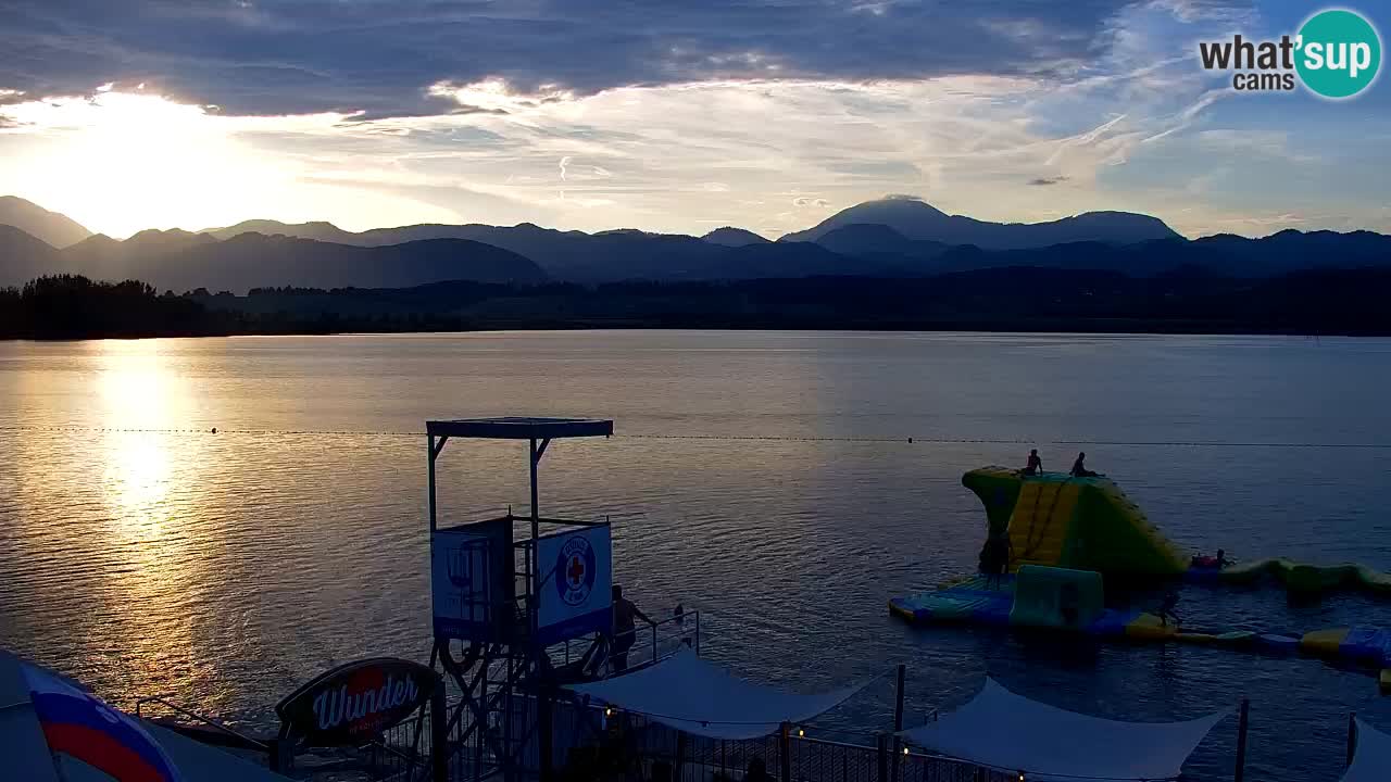 Spletna kamera Velenjsko jezero – Pogled v živo z Velenjske plaže