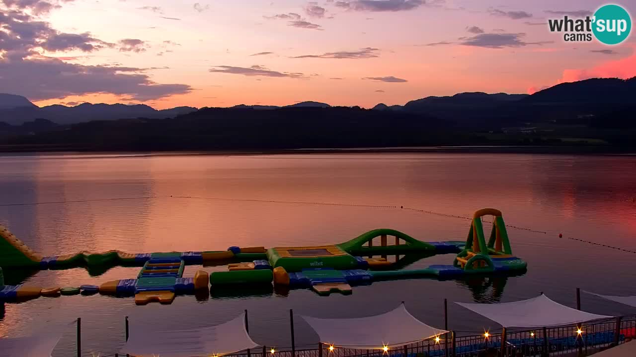 Spletna kamera Velenjsko jezero – Pogled v živo z Velenjske plaže