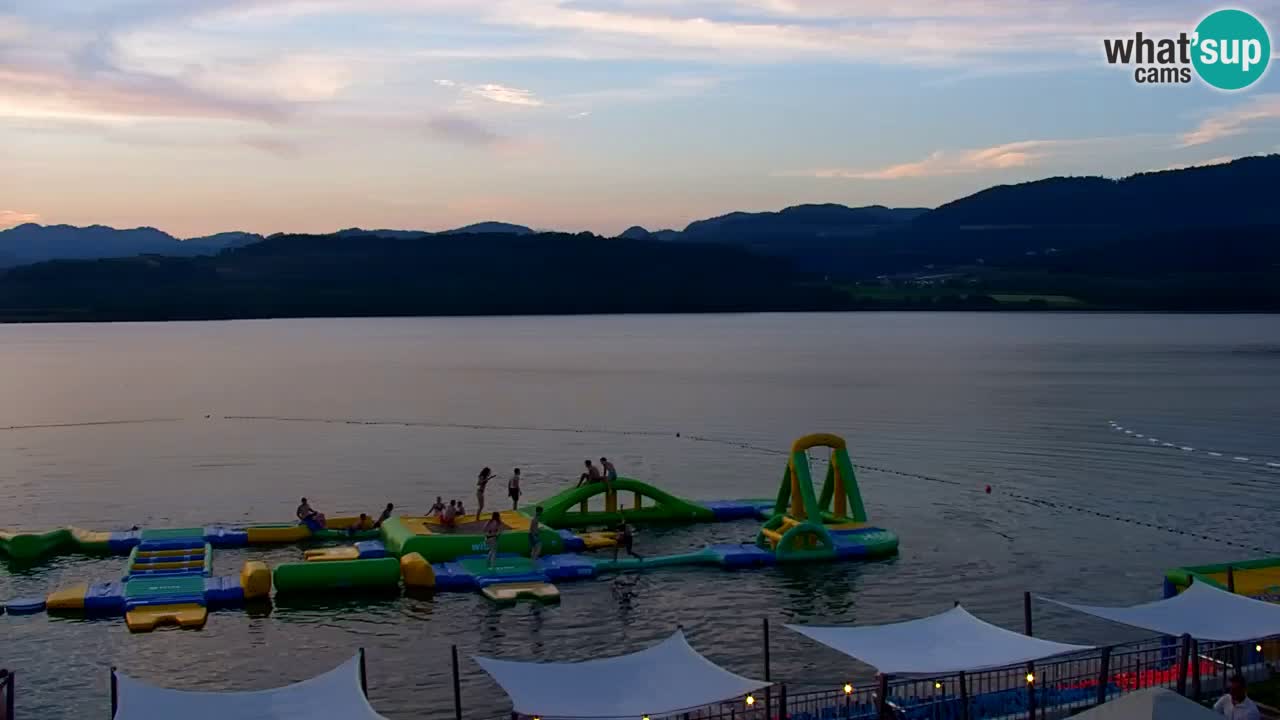 Spletna kamera Velenjsko jezero – Pogled v živo z Velenjske plaže