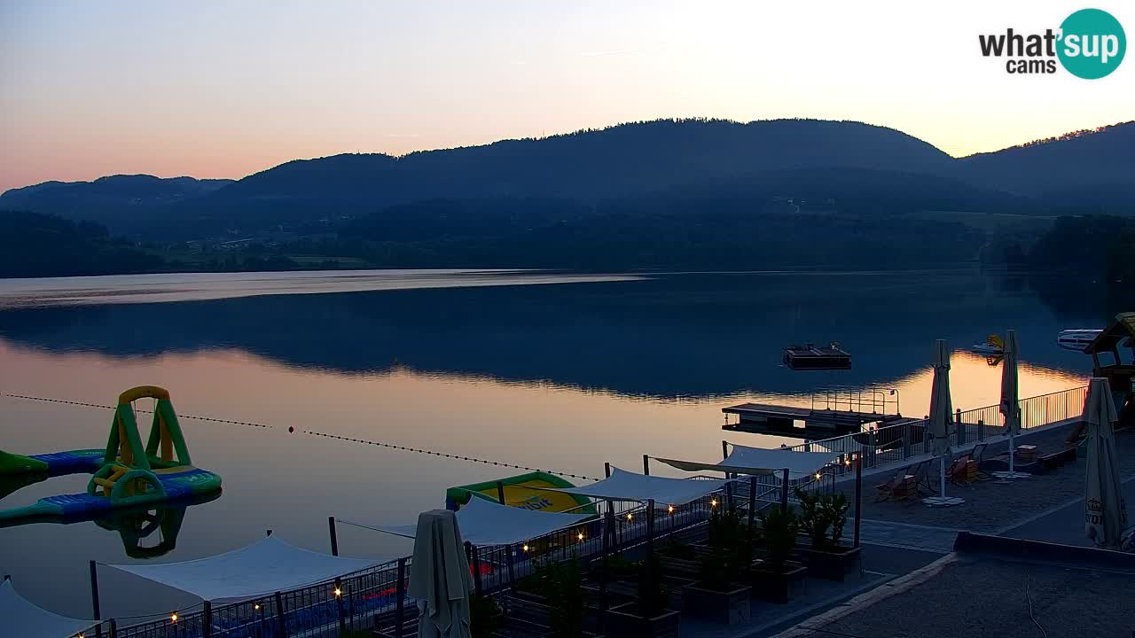 Spletna kamera Velenjsko jezero – Pogled v živo z Velenjske plaže