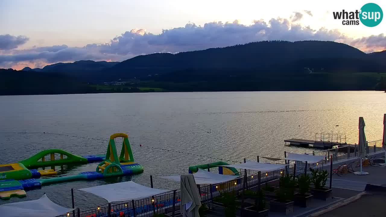 Spletna kamera Velenjsko jezero – Pogled v živo z Velenjske plaže