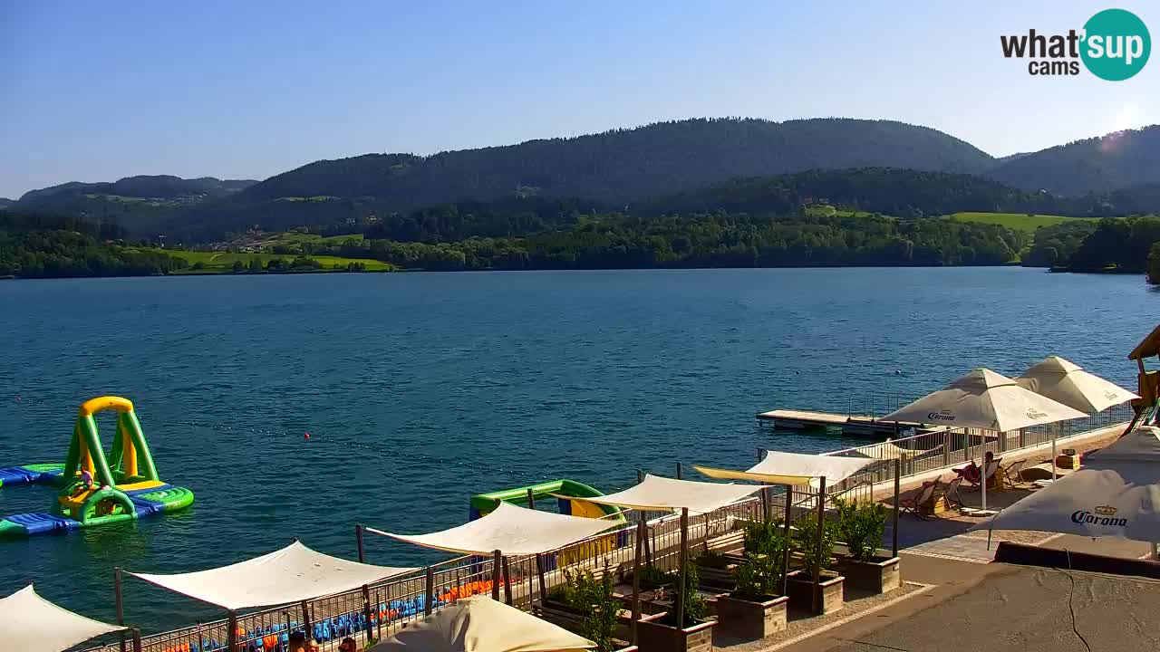 Spletna kamera Velenjsko jezero – Pogled v živo z Velenjske plaže