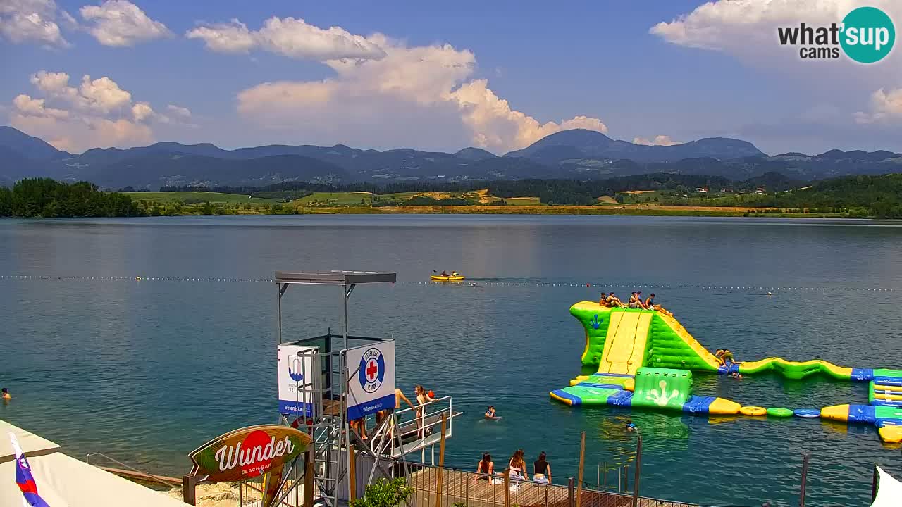 Spletna kamera Velenjsko jezero – Pogled v živo z Velenjske plaže