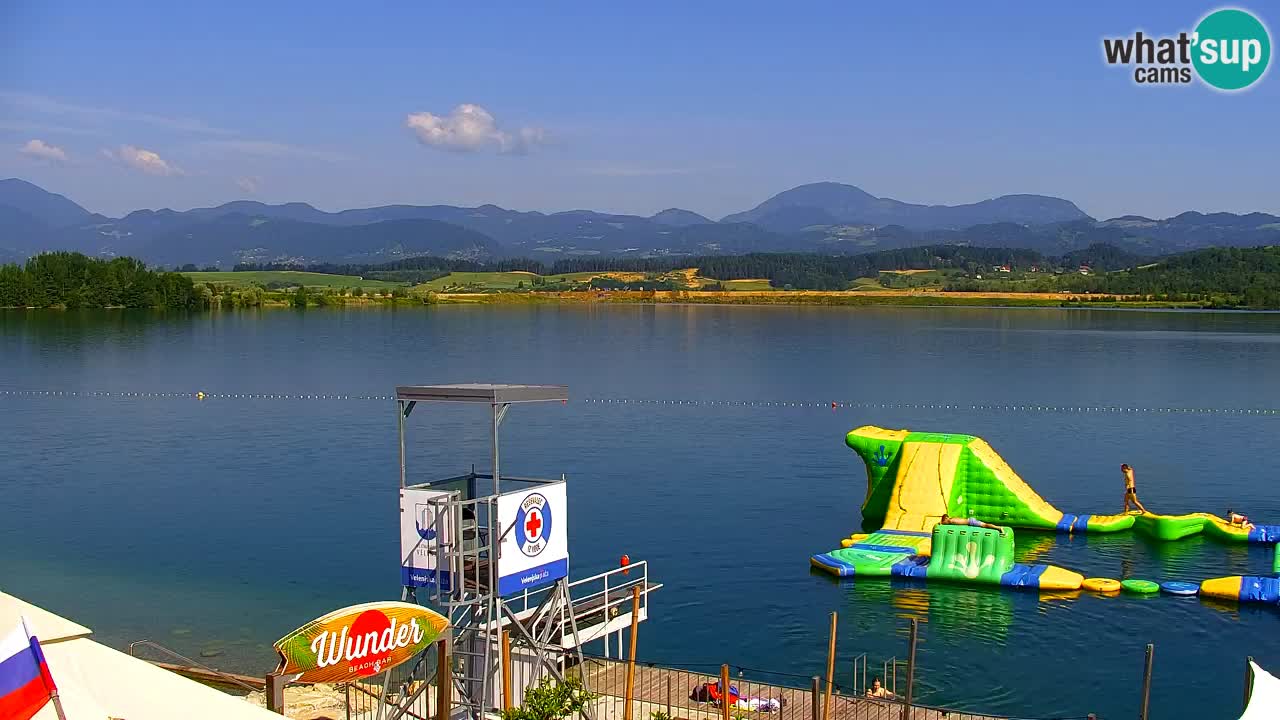 Spletna kamera Velenjsko jezero – Pogled v živo z Velenjske plaže