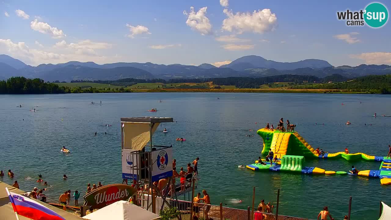 Spletna kamera Velenjsko jezero – Pogled v živo z Velenjske plaže