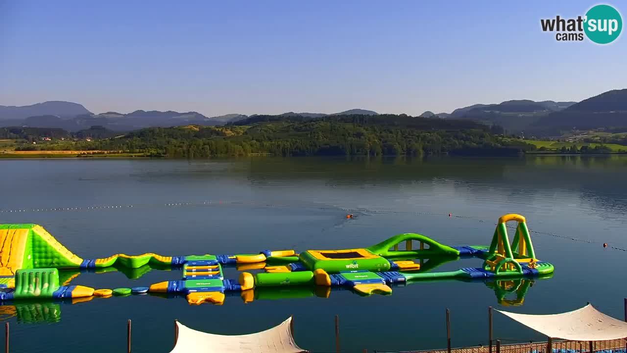 Spletna kamera Velenjsko jezero – Pogled v živo z Velenjske plaže