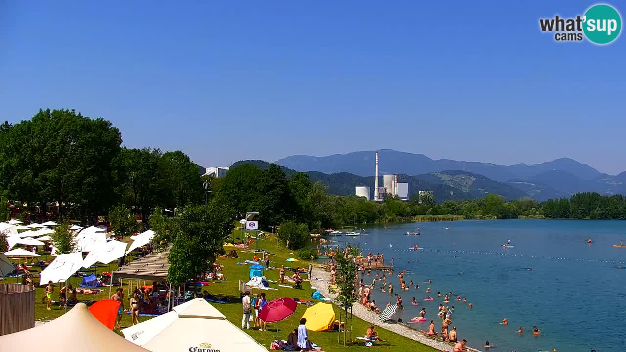 Spletna kamera Velenjsko jezero – Pogled v živo z Velenjske plaže