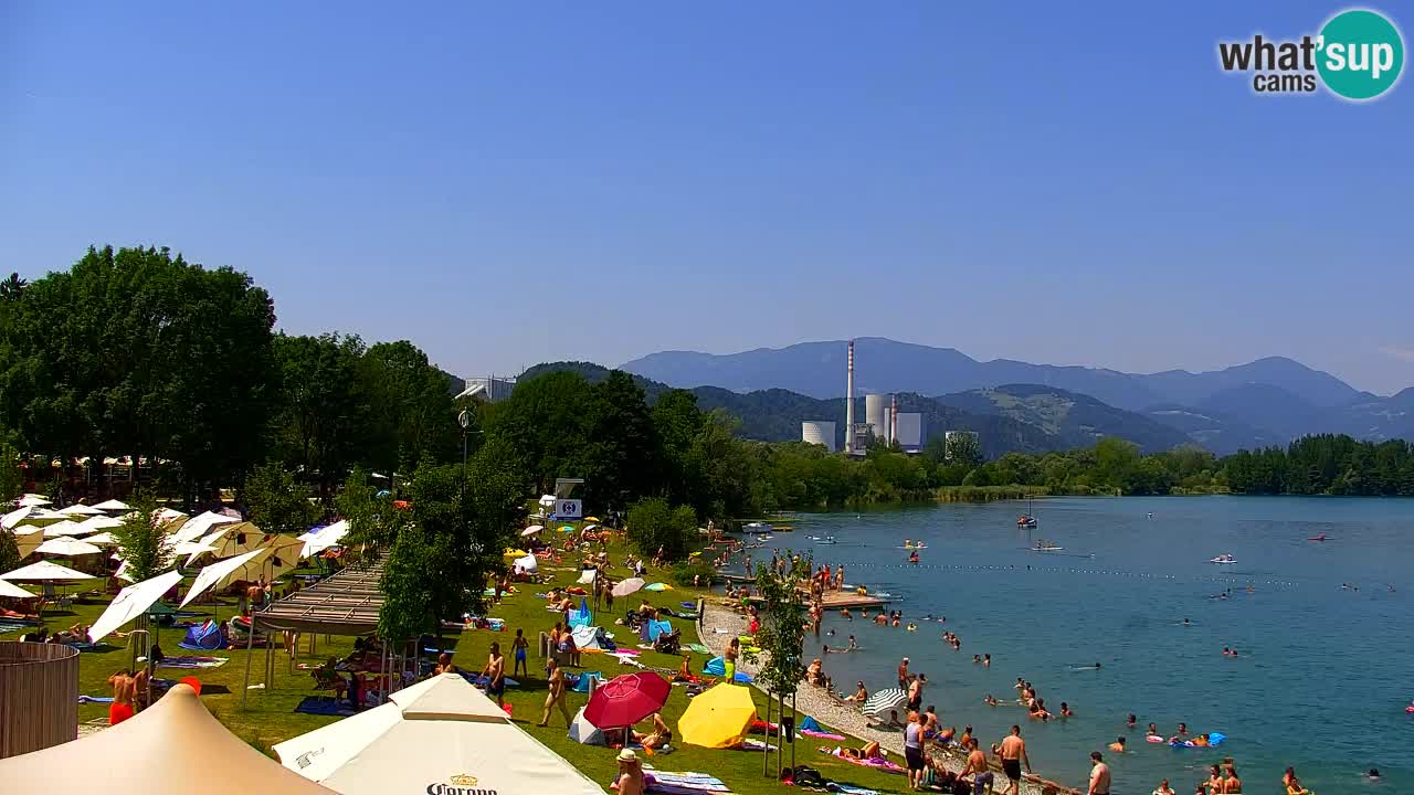 Spletna kamera Velenjsko jezero – Pogled v živo z Velenjske plaže