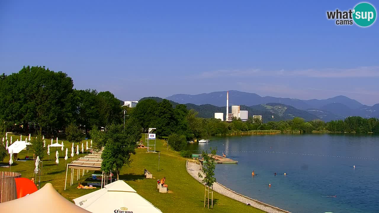 Spletna kamera Velenjsko jezero – Pogled v živo z Velenjske plaže