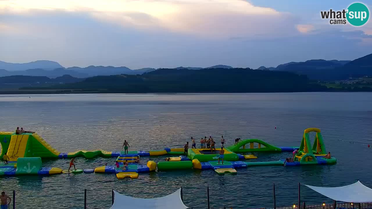 Spletna kamera Velenjsko jezero – Pogled v živo z Velenjske plaže
