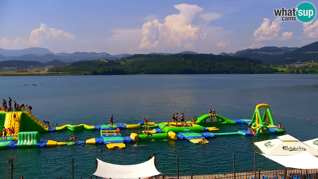 Spletna kamera Velenjsko jezero – Pogled v živo z Velenjske plaže