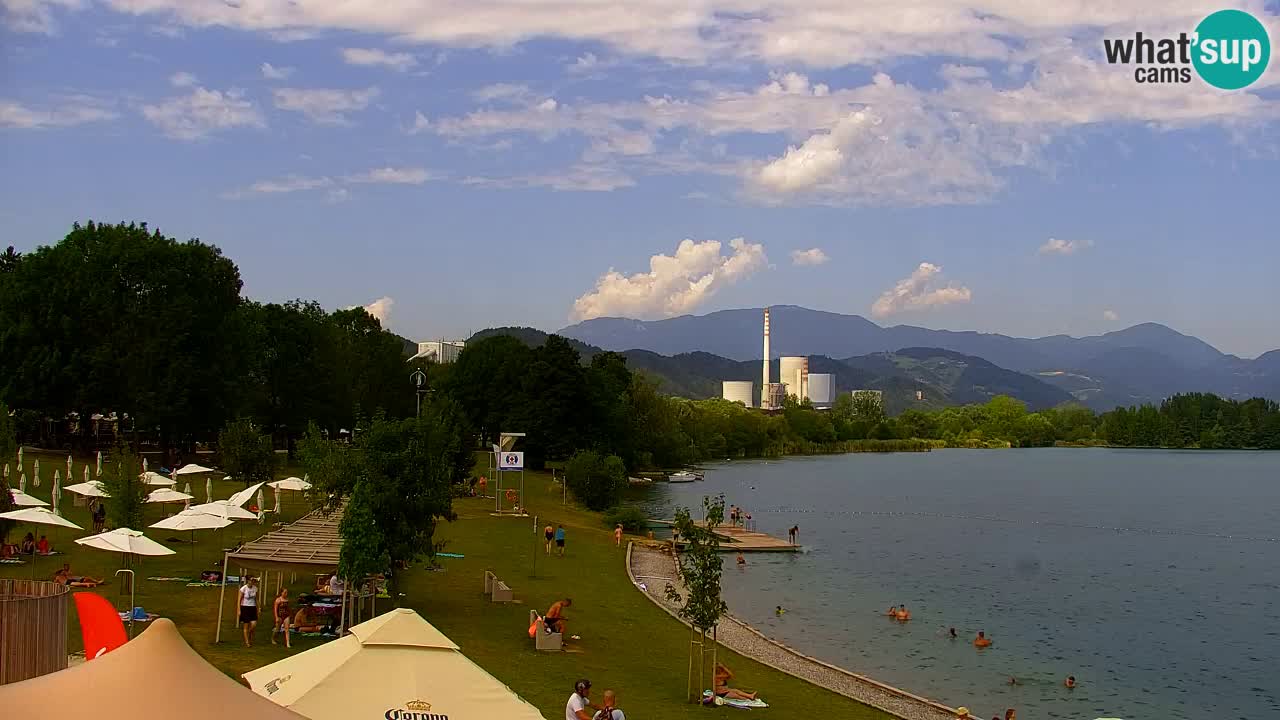 Spletna kamera Velenjsko jezero – Pogled v živo z Velenjske plaže