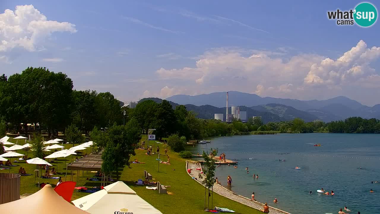 Spletna kamera Velenjsko jezero – Pogled v živo z Velenjske plaže