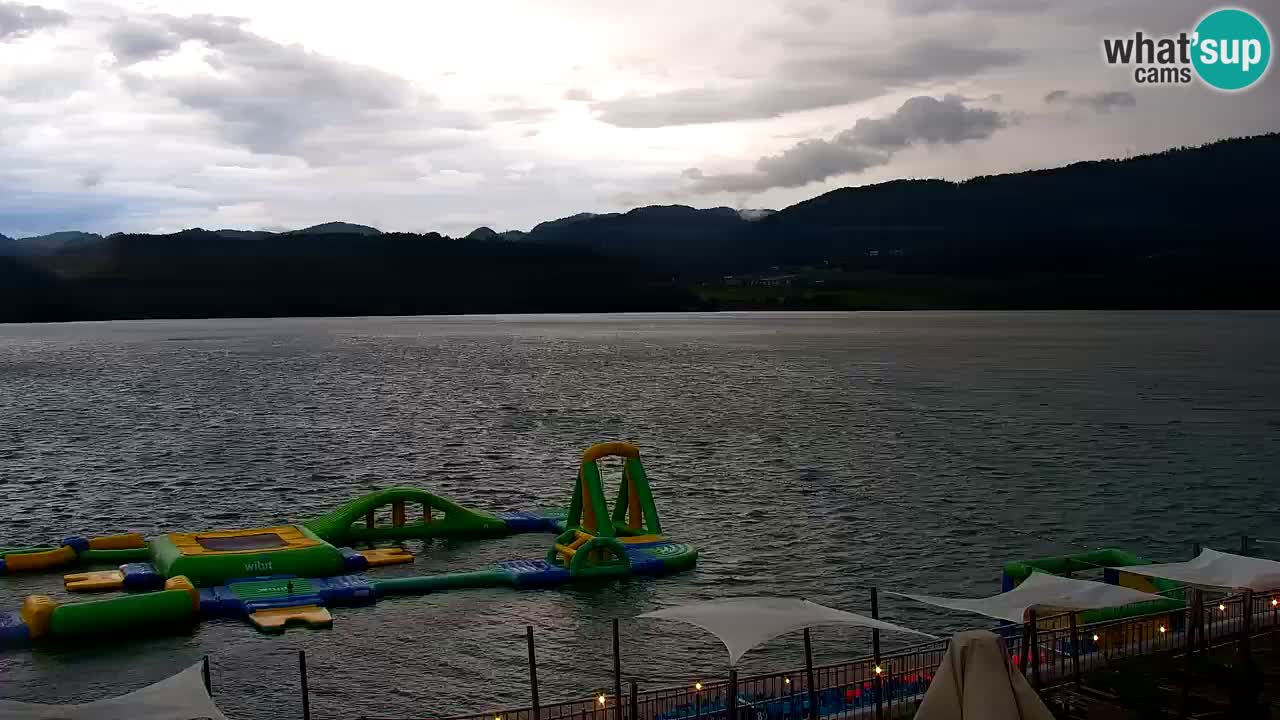 Spletna kamera Velenjsko jezero – Pogled v živo z Velenjske plaže