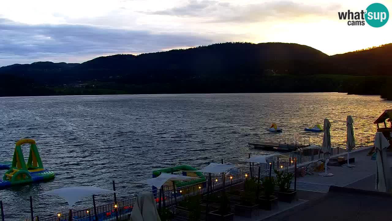 Spletna kamera Velenjsko jezero – Pogled v živo z Velenjske plaže