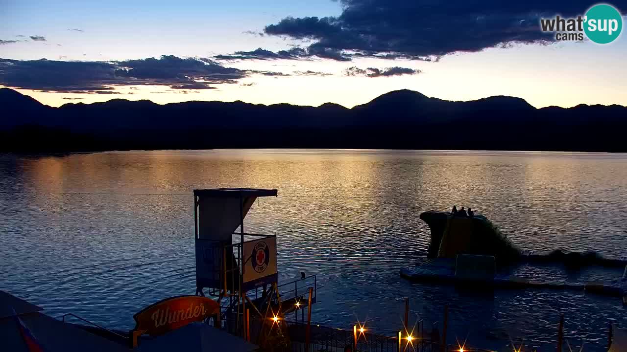 Spletna kamera Velenjsko jezero – Pogled v živo z Velenjske plaže