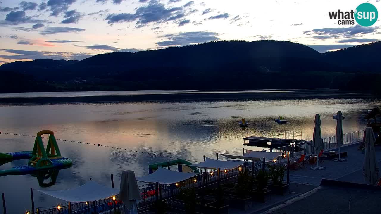 Spletna kamera Velenjsko jezero – Pogled v živo z Velenjske plaže