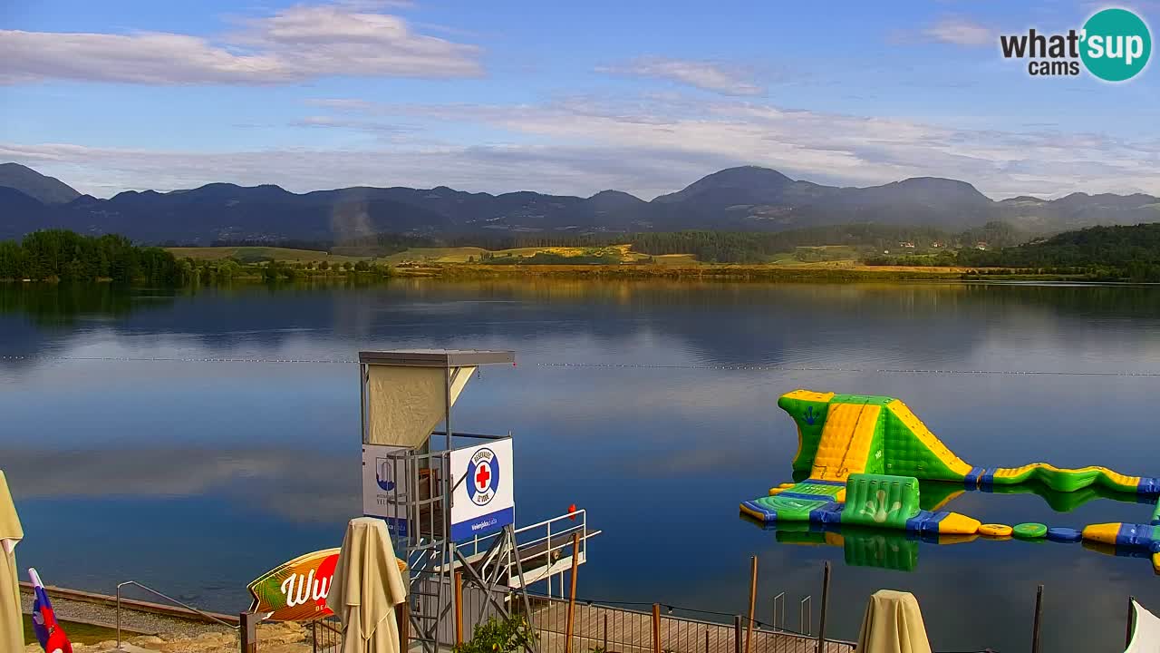 Spletna kamera Velenjsko jezero – Pogled v živo z Velenjske plaže
