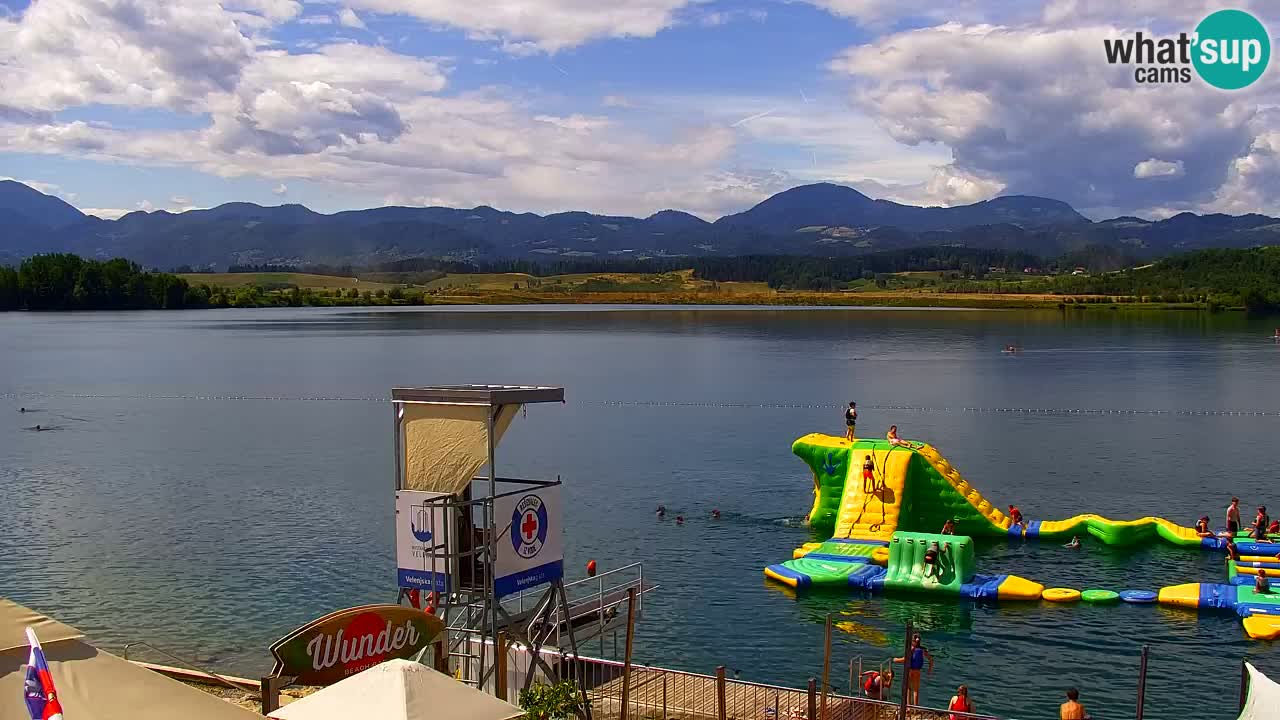 Spletna kamera Velenjsko jezero – Pogled v živo z Velenjske plaže