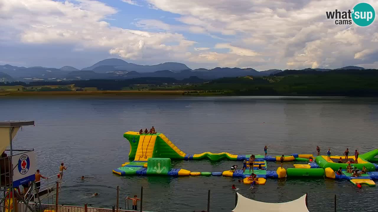 Spletna kamera Velenjsko jezero – Pogled v živo z Velenjske plaže