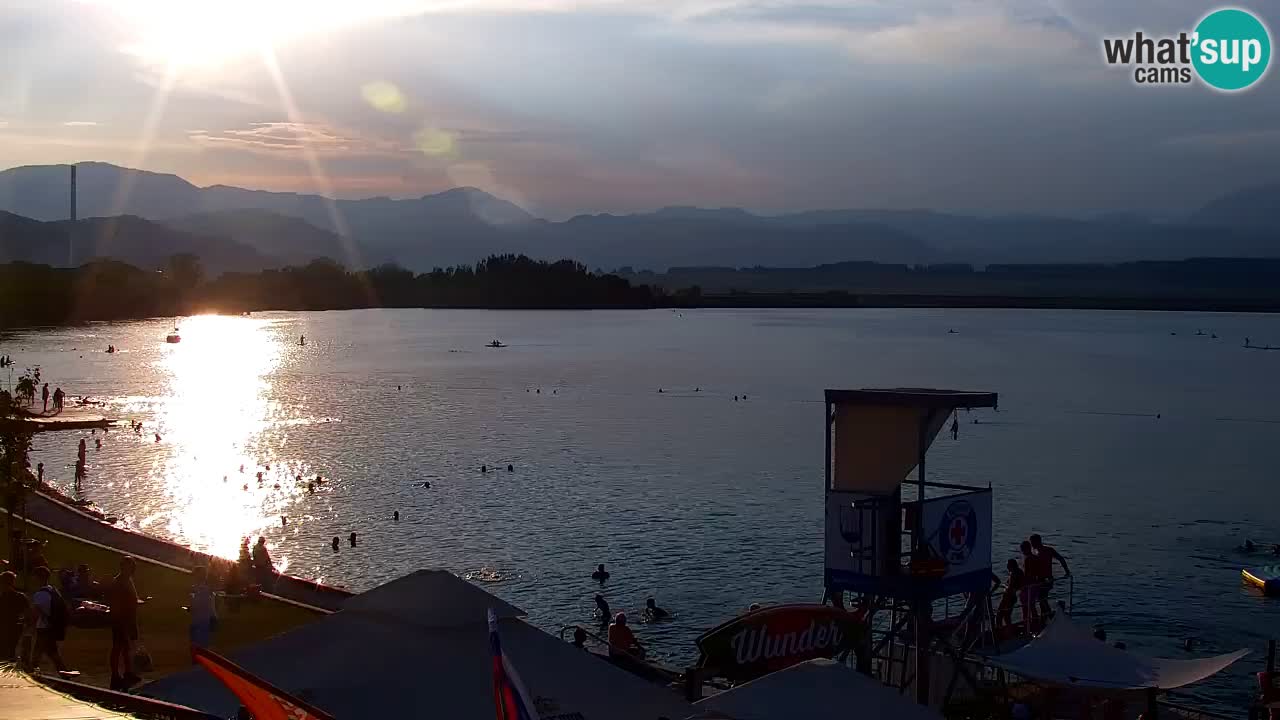 Spletna kamera Velenjsko jezero – Pogled v živo z Velenjske plaže