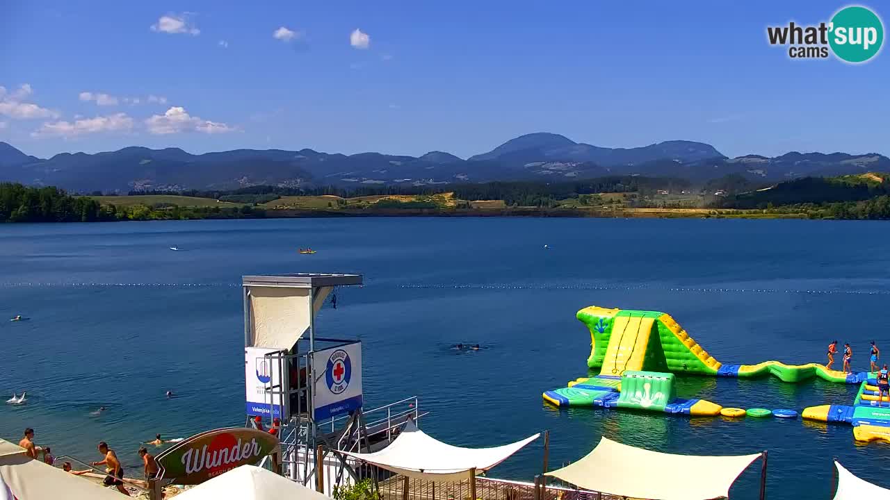 Spletna kamera Velenjsko jezero – Pogled v živo z Velenjske plaže