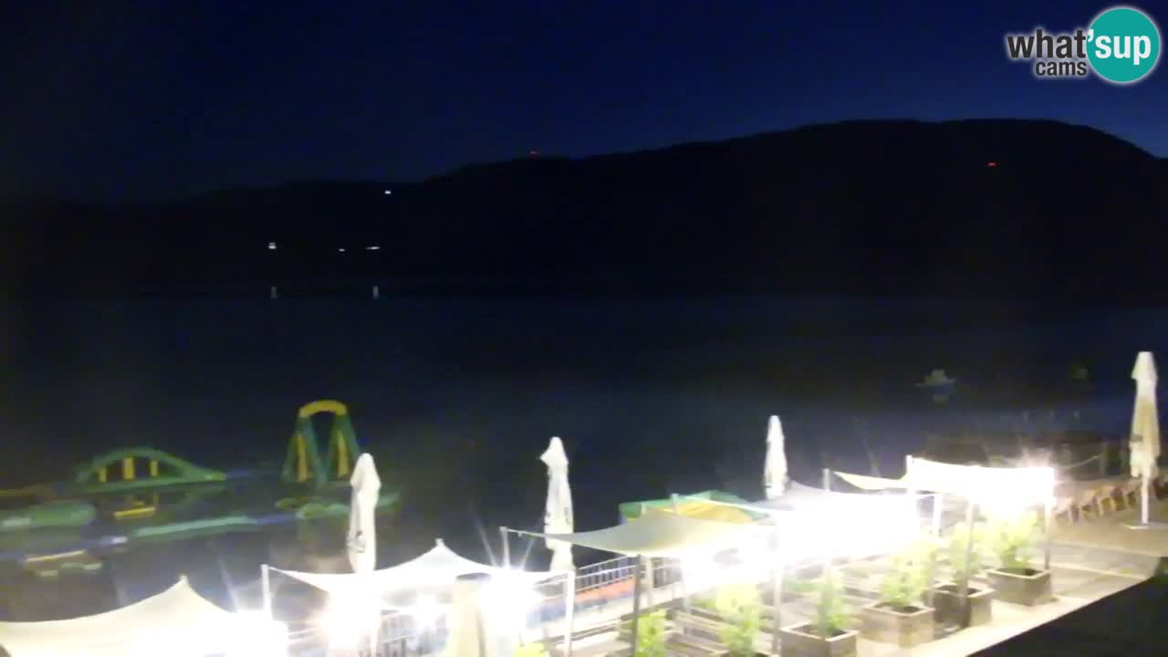 Spletna kamera Velenjsko jezero – Pogled v živo z Velenjske plaže