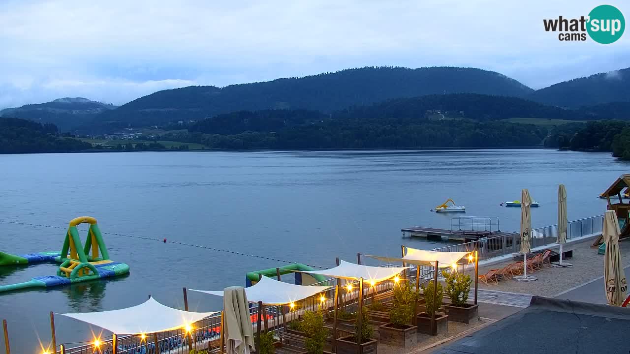Spletna kamera Velenjsko jezero – Pogled v živo z Velenjske plaže