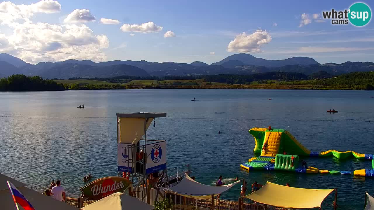 Spletna kamera Velenjsko jezero – Pogled v živo z Velenjske plaže