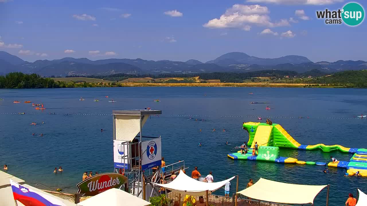 Spletna kamera Velenjsko jezero – Pogled v živo z Velenjske plaže