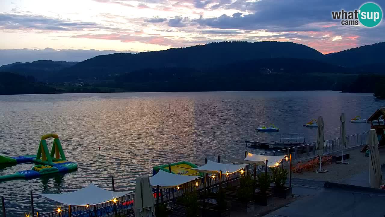 Spletna kamera Velenjsko jezero – Pogled v živo z Velenjske plaže