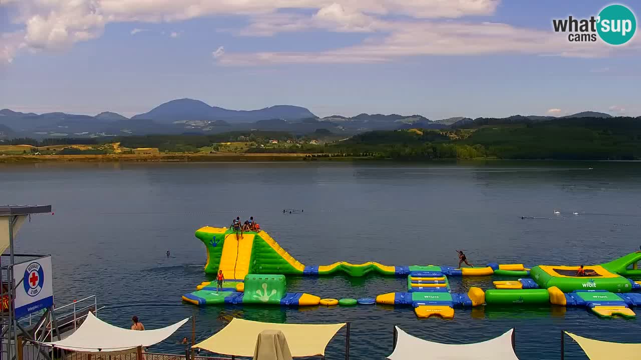 Spletna kamera Velenjsko jezero – Pogled v živo z Velenjske plaže