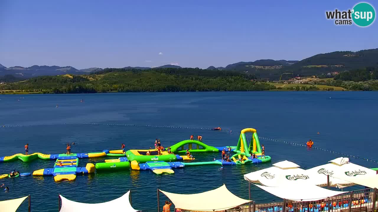 Spletna kamera Velenjsko jezero – Pogled v živo z Velenjske plaže