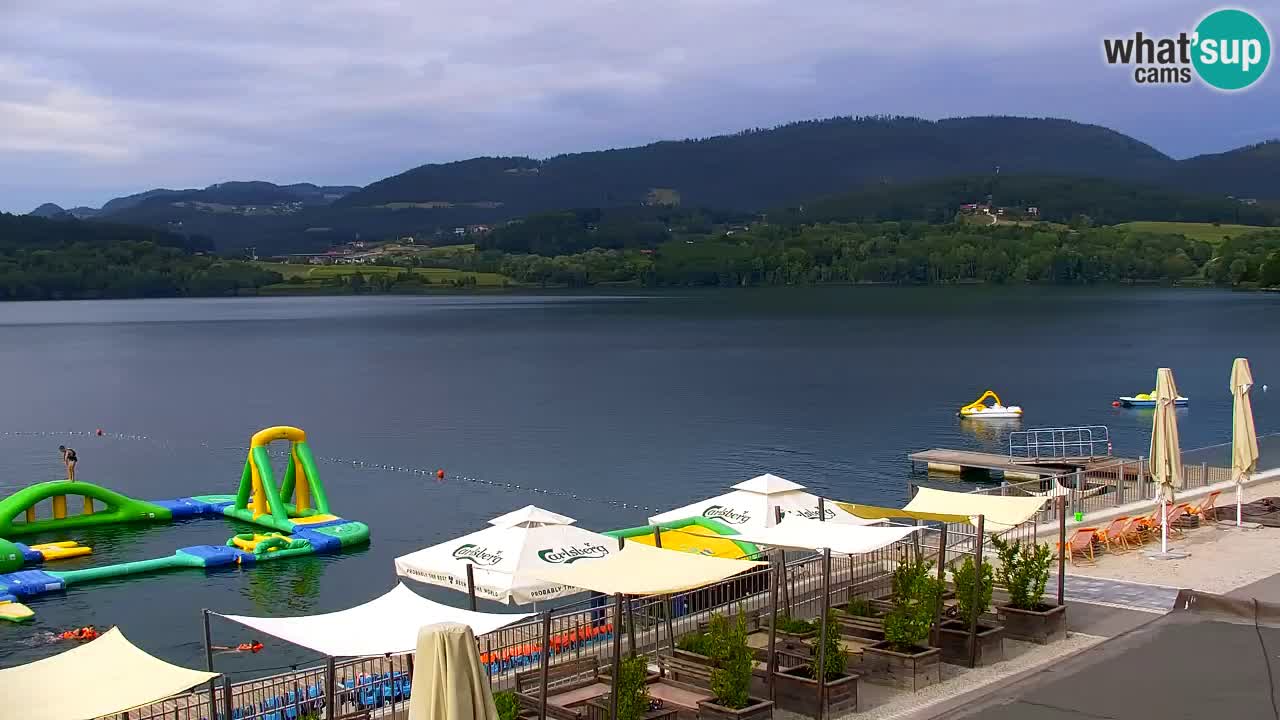 Spletna kamera Velenjsko jezero – Pogled v živo z Velenjske plaže