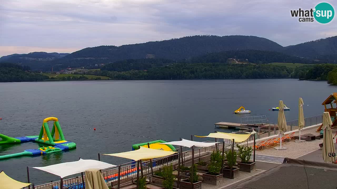 Spletna kamera Velenjsko jezero – Pogled v živo z Velenjske plaže