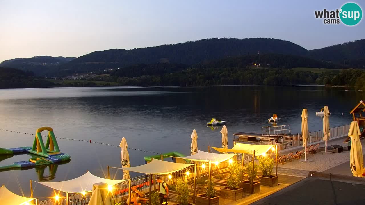 Spletna kamera Velenjsko jezero – Pogled v živo z Velenjske plaže