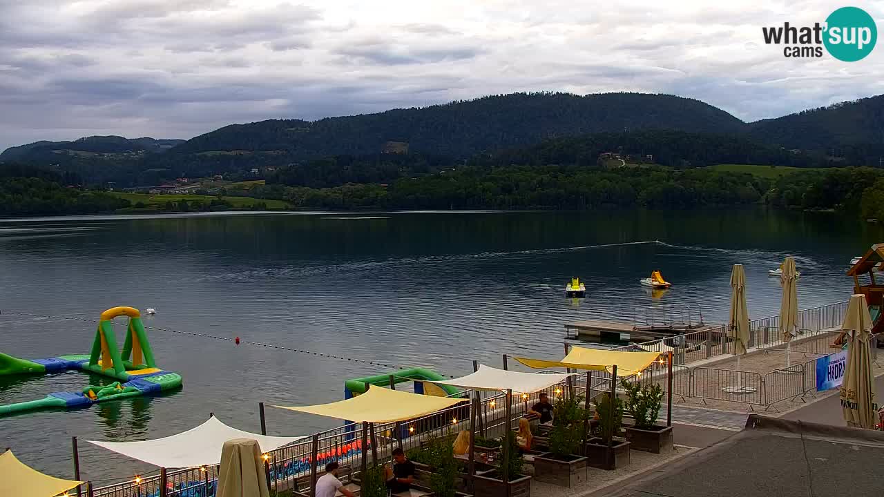 Spletna kamera Velenjsko jezero – Pogled v živo z Velenjske plaže