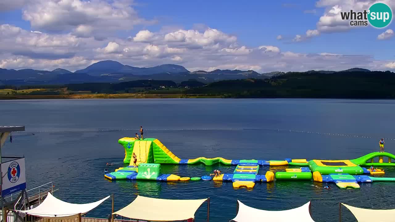Spletna kamera Velenjsko jezero – Pogled v živo z Velenjske plaže
