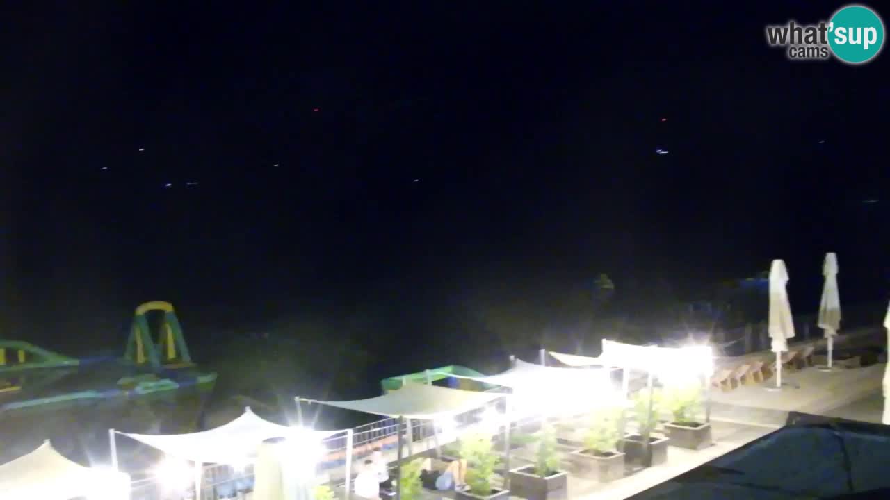 Spletna kamera Velenjsko jezero – Pogled v živo z Velenjske plaže