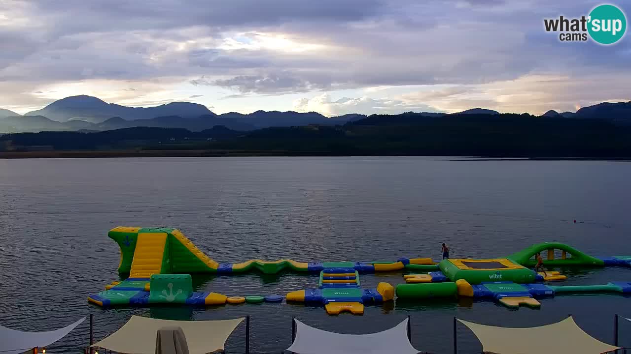 Spletna kamera Velenjsko jezero – Pogled v živo z Velenjske plaže