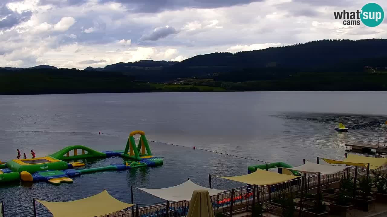 Spletna kamera Velenjsko jezero – Pogled v živo z Velenjske plaže