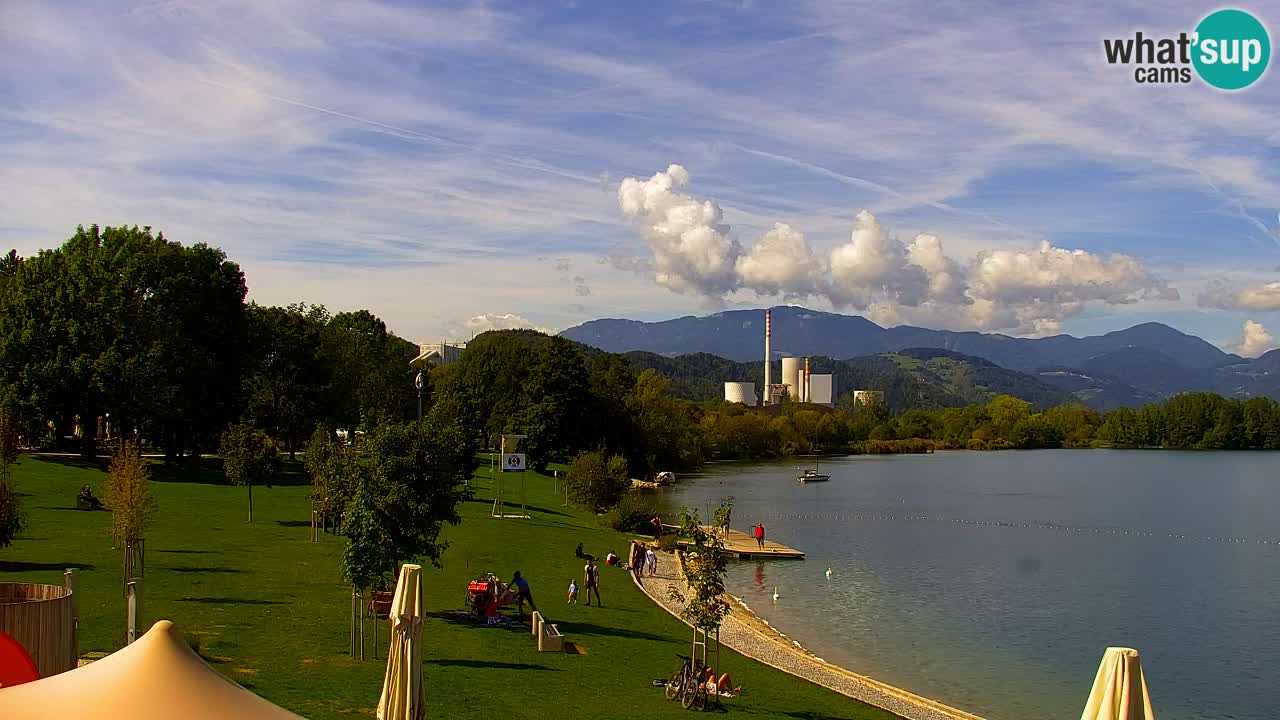 Spletna kamera Velenjsko jezero – Pogled v živo z Velenjske plaže