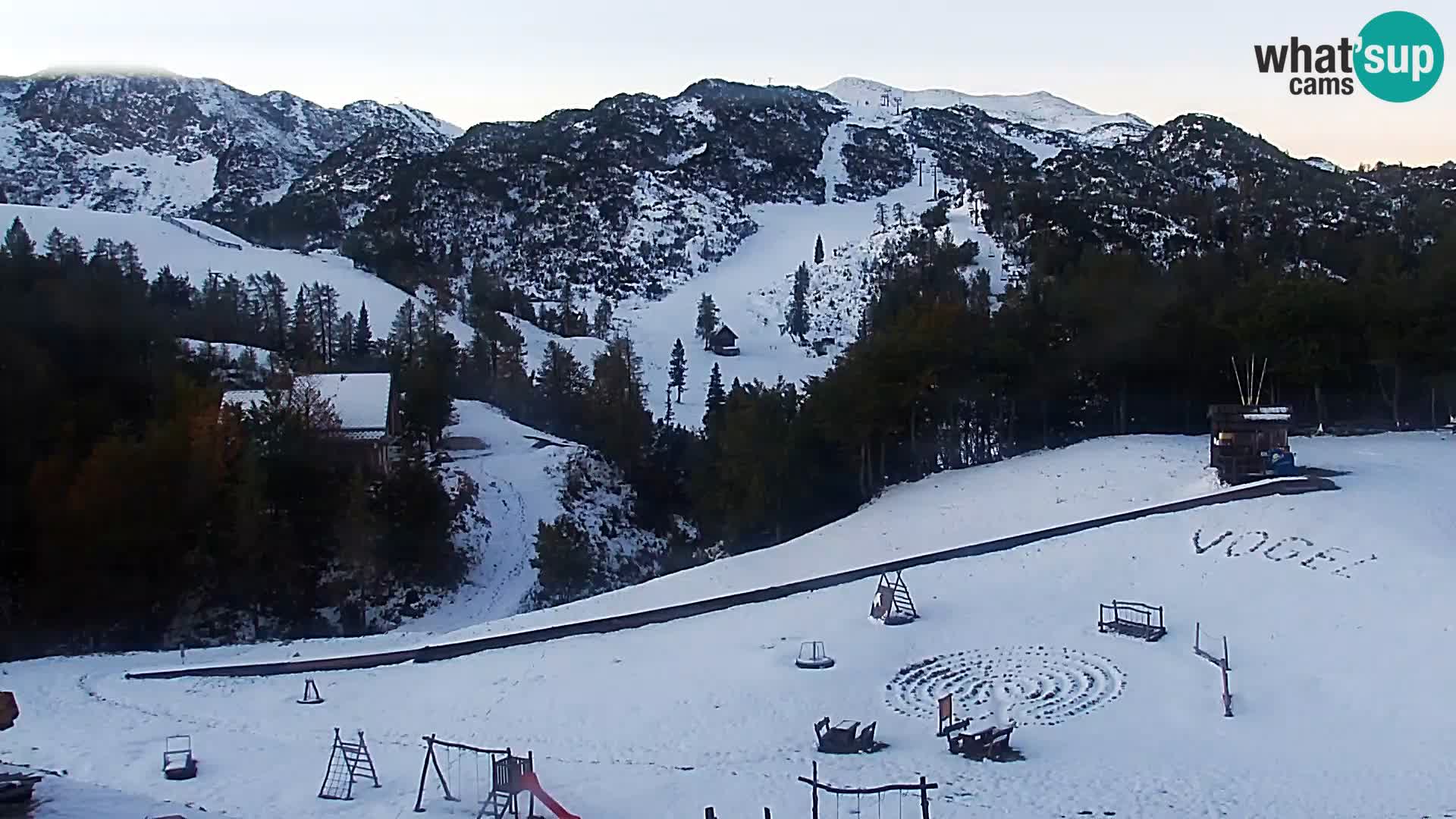 Spletna kamera Smučišče Kamera v zivo Vogel – postaja nihalke