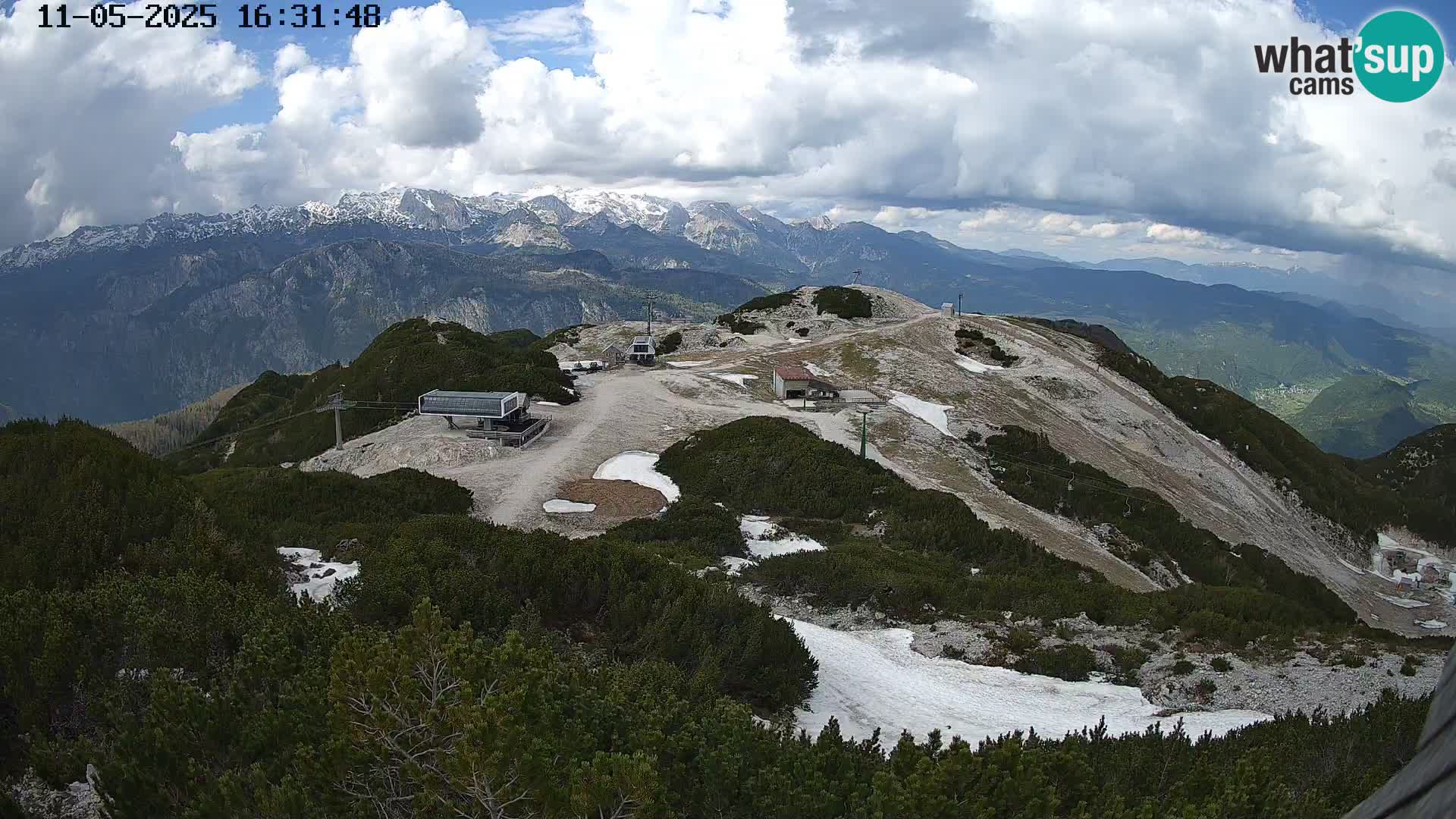 Vogel Ski Resort webcam View from Orlova Glava to Triglav