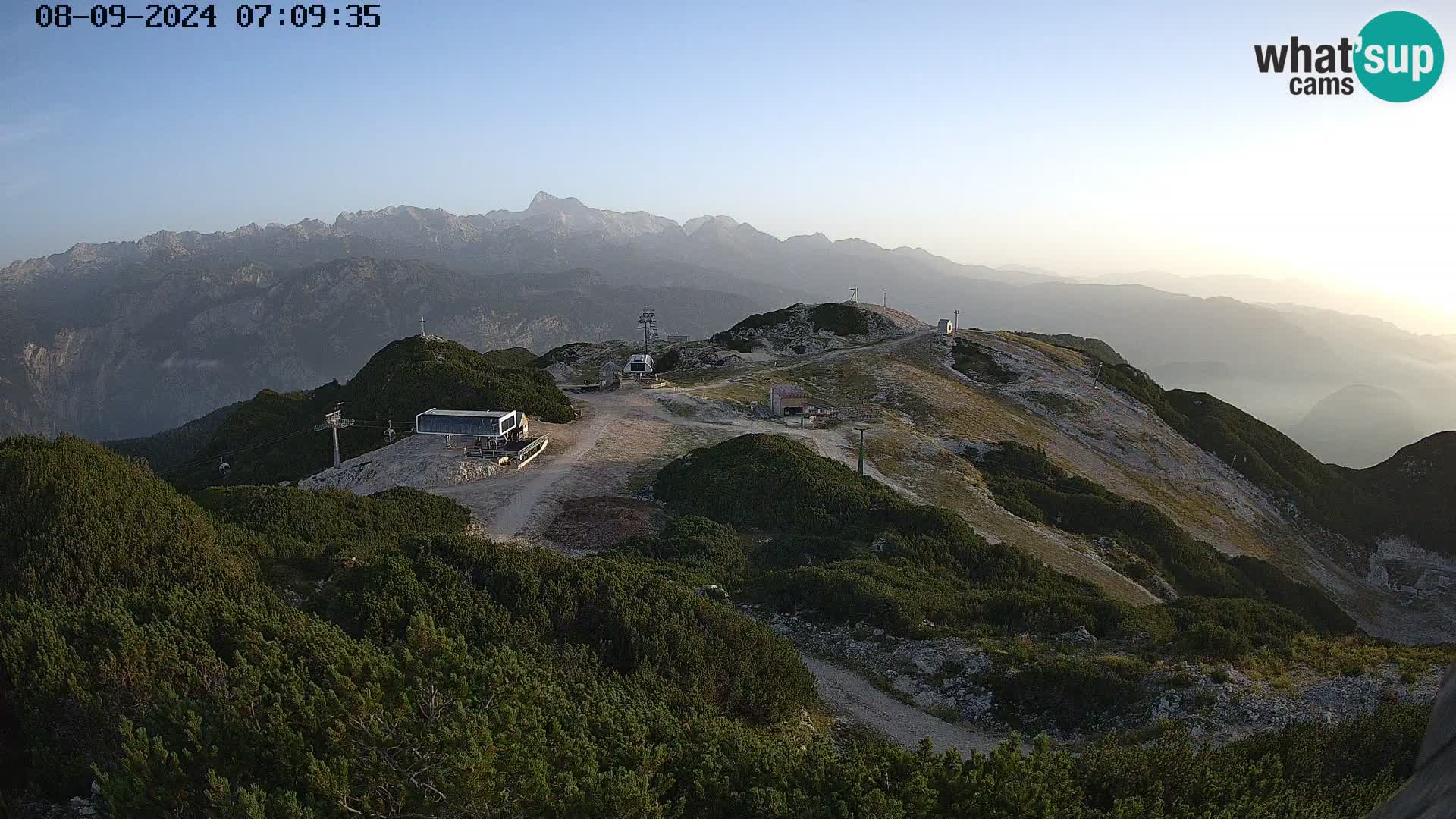 Vogel Ski Resort webcam View from Orlova Glava to Triglav