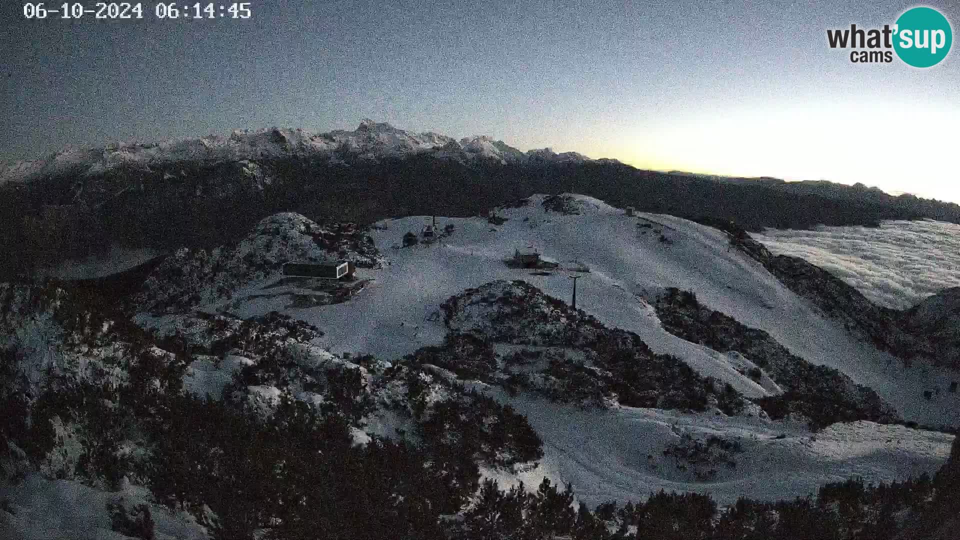 Vogel Ski Resort webcam View from Orlova Glava to Triglav