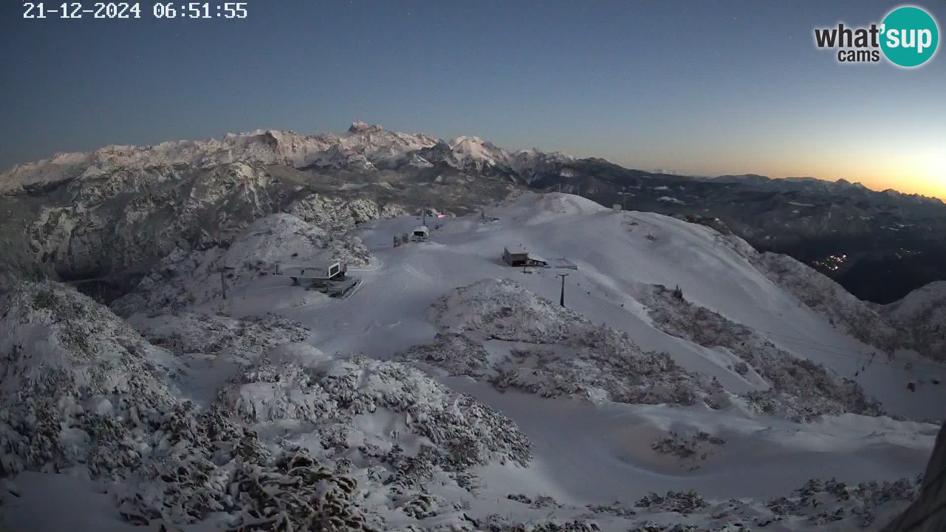 Vogel Ski Resort webcam View from Orlova Glava to Triglav