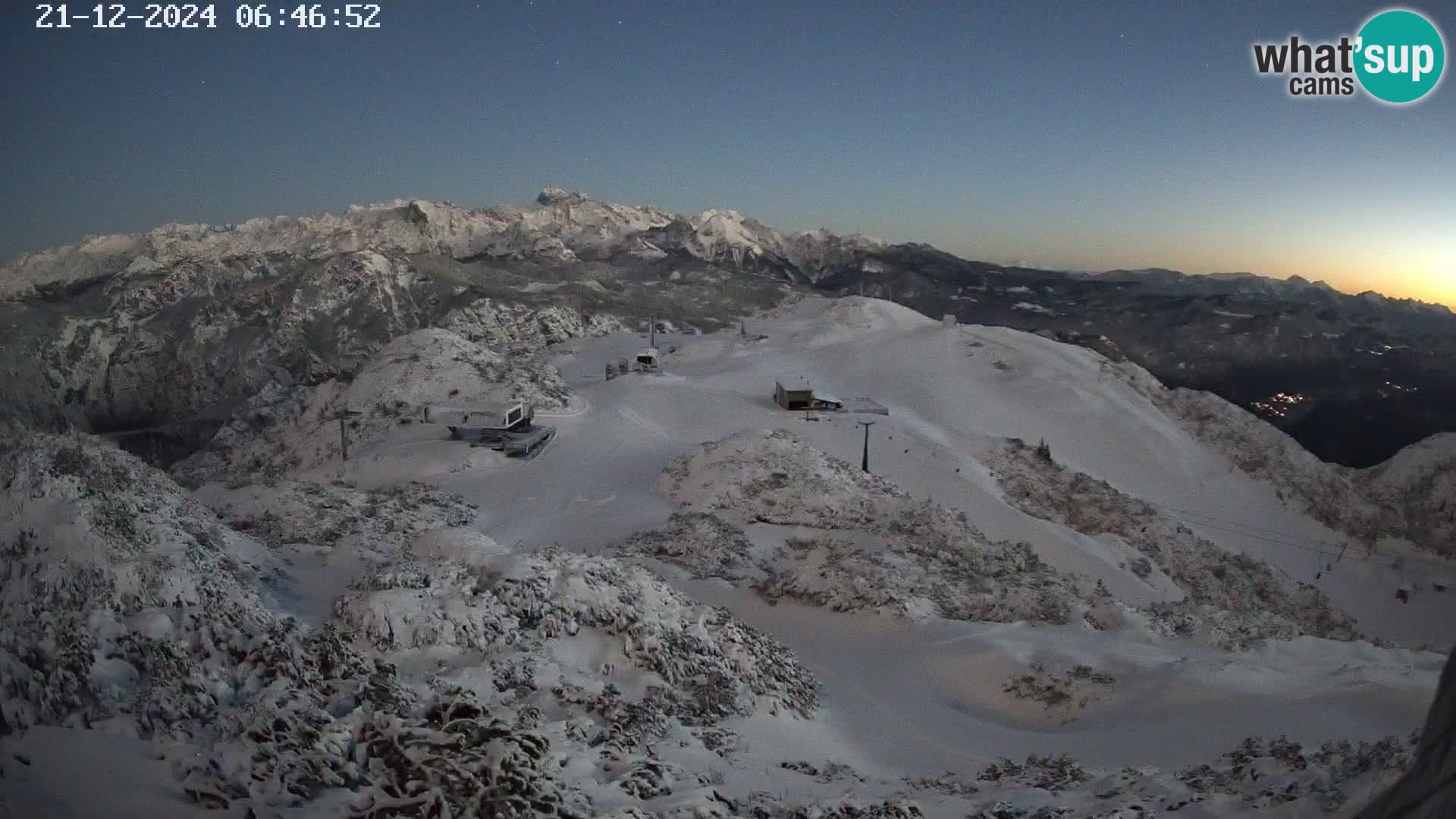 Vogel Ski Resort webcam View from Orlova Glava to Triglav