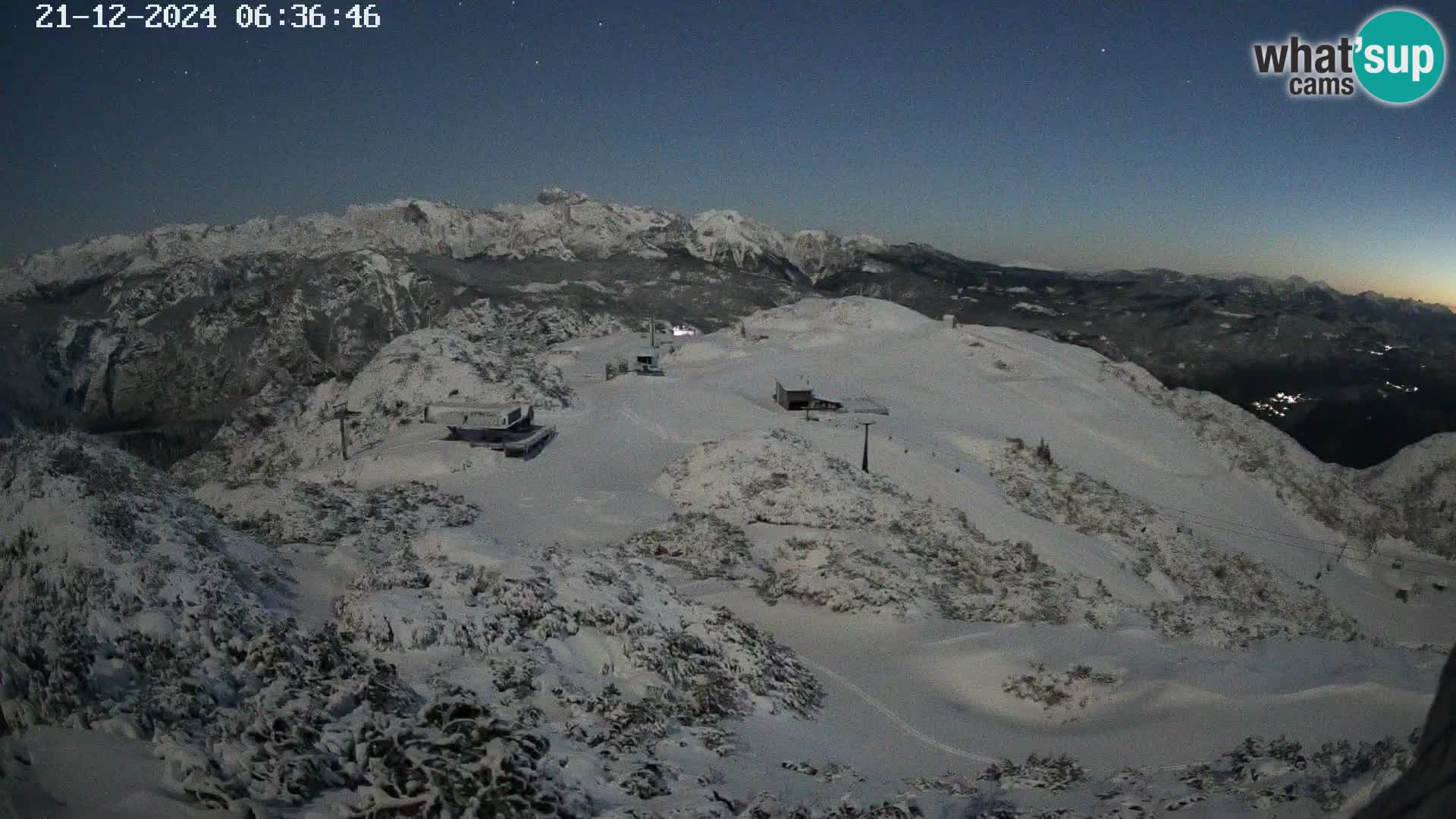 Vogel Ski Resort webcam View from Orlova Glava to Triglav